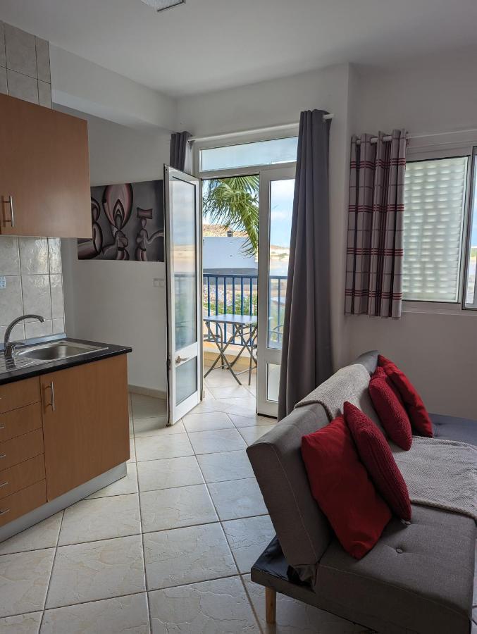 Vila Cabral 1 Bed Apt - Wi-Fi & Air Con Included Sal Rei Bagian luar foto